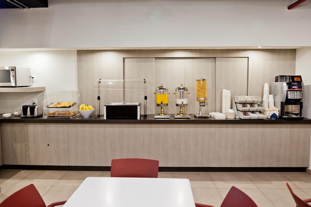 Express Junior By Marriott Hotel